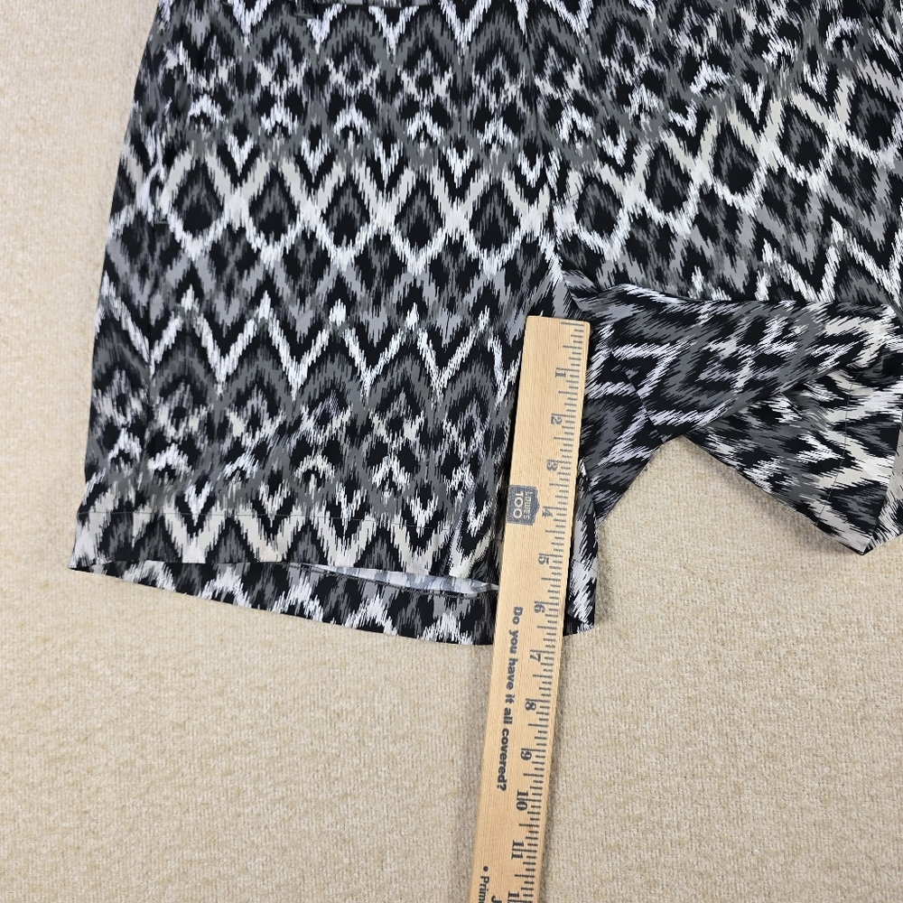 SPANX Sunshine Shorts Black White Ikat Chevron Pattern Women’s Medium Pull On - Picture 5 of 7
